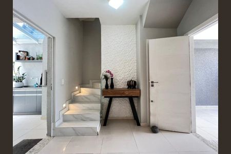 15_photo/94dcfa9599.04c16ff0d284adb7-ATLAS-e8f893da-f6e4-4b4c-acce-a4947a108e07.jpg de casa à venda com 3 quartos, 160m² em Uberaba, Curitiba