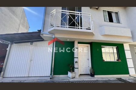 2_photo/94dcfa95c3.72f38772c60cc7a0-ATLAS-d12402b6-afe3-4376-9ea5-ef3f409e64b9.jpg de casa à venda com 3 quartos, 115m² em Uberaba, Curitiba