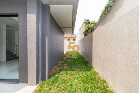 9_photo/94dcfa9663.a75a1e7e2ac359b6-ATLAS-df0aa5ed-b95f-43c6-90f6-51291482cdc9.jpg de casa à venda com 3 quartos, 110m² em Uberaba, Curitiba