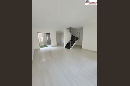 9_photo/94dcfa9663.c8a0198fcbf31d64-ATLAS-901c25e8-540a-498f-8e67-bb958699f257.jpg de casa à venda com 3 quartos, 109m² em Uberaba, Curitiba