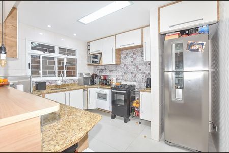 12_photo/94dcfa968b.977ec074c0675bed-ATLAS-31dedb7b-b44d-4f51-9c7c-e00b8a60b33a.jpg de casa à venda com 3 quartos, 84m² em Uberaba, Curitiba