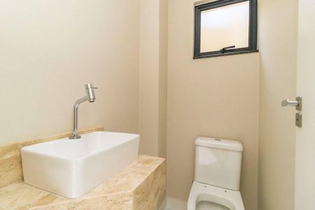 7_photo/94dcfa9697.886c86d5d8a99e2d-ATLAS-275f2a3a-6237-435c-9148-cfc5f4e49a4d.jpg de casa à venda com 3 quartos, 96m² em Uberaba, Curitiba