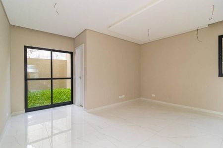 4_photo/94dcfa9697.886c86d5d8a99e2d-ATLAS-49330446-10ff-426f-a1bc-0fd390dcfa3c.jpg de casa à venda com 3 quartos, 96m² em Uberaba, Curitiba