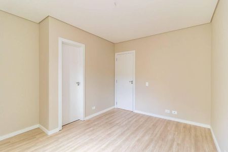 12_photo/94dcfa9697.886c86d5d8a99e2d-ATLAS-cce279eb-36fb-4c97-95c6-71032ee0a586.jpg de casa à venda com 3 quartos, 96m² em Uberaba, Curitiba