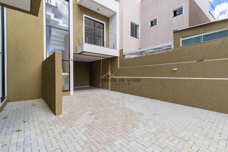 30_photo/94dcfa9697.f0d80e315d5f746a-ATLAS-2092ce48-e796-483f-8c17-9f2d1e63d125.jpg de casa à venda com 3 quartos, 96m² em Uberaba, Curitiba