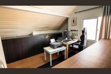 5_photo/94dcfa96b9.0ab48b55ce22f00a-ATLAS-c44cd0c8-6e1c-4e73-a458-410f9837c1dd.jpg de casa à venda com 3 quartos, 90m² em Uberaba, Curitiba