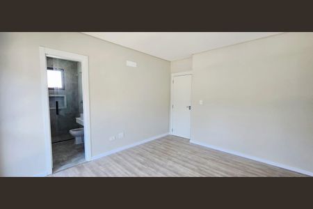 4_photo/94dcfa96d9.61f914ee94d2a220-ATLAS-3e5caa72-da09-424e-b6da-2b32378977f7.jpg de casa à venda com 3 quartos, 97m² em Uberaba, Curitiba