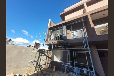 3_photo/94dcfa96d9.ad3acc9b0d20ce68-ATLAS-636b3447-cf80-4609-b17e-da49933ac86b.jpg de casa à venda com 3 quartos, 112m² em Uberaba, Curitiba