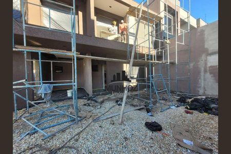 4_photo/94dcfa96d9.ad3acc9b0d20ce68-ATLAS-823c9e7b-b959-4c2b-b50f-a35b50f08084.jpg de casa à venda com 3 quartos, 112m² em Uberaba, Curitiba