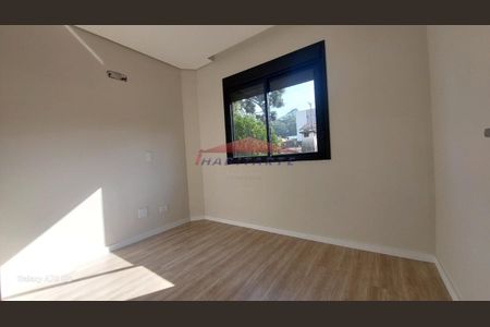 3_photo/94dcfa96d9.c06c3c5dbfc3661b-ATLAS-3c661801-fb30-4da4-a599-8bc85d43425a.jpg de casa à venda com 3 quartos, 95m² em Uberaba, Curitiba