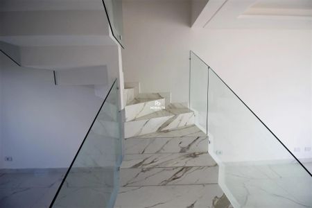 8_photo/94dcfa96e9.9cfabea76bbe0c99-ATLAS-4a282e80-5329-4883-b548-6fd5a20b3c7d.jpg de casa à venda com 3 quartos, 105m² em Uberaba, Curitiba