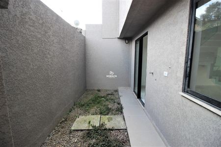 25_photo/94dcfa96e9.9cfabea76bbe0c99-ATLAS-c521e38b-9073-4fdc-b529-d2dcafbfda87.jpg de casa à venda com 3 quartos, 105m² em Uberaba, Curitiba