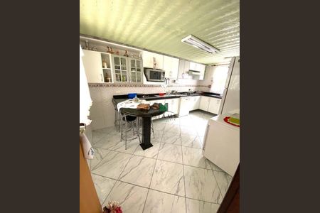 5_photo/94dcfa990d.6e53403f950fb4ab-ATLAS-10bb66e9-a3e3-461a-be7f-af09b1aae4f6.jpg de casa à venda com 3 quartos, 192m² em Uberaba, Curitiba