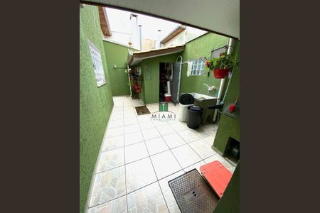 10_photo/94dcfa990d.6e53403f950fb4ab-ATLAS-3d74a3e0-1dc5-4843-8e89-a0521ebdb20f.jpg de casa à venda com 3 quartos, 192m² em Uberaba, Curitiba