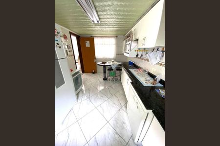 15_photo/94dcfa990d.6e53403f950fb4ab-ATLAS-6259d1e2-3814-4a68-8e9f-1a67039c3b01.jpg de casa à venda com 3 quartos, 192m² em Uberaba, Curitiba