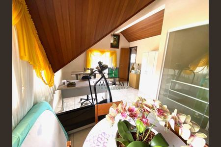 36_photo/94dcfa990d.6e53403f950fb4ab-ATLAS-8f1f0372-d0f1-497c-843e-ac34e646532e.jpg de casa à venda com 3 quartos, 192m² em Uberaba, Curitiba