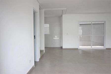 4_photo/94dcfa990d.831fd5555cf6a0d7-ATLAS-8cb6baea-693d-4f60-b73b-e2b424aee3f3.jpg de casa à venda com 3 quartos, 150m² em Uberaba, Curitiba