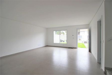 7_photo/94dcfa990d.831fd5555cf6a0d7-ATLAS-caff9a27-dc9a-4768-957e-5a418d321dcc.jpg de casa à venda com 3 quartos, 150m² em Uberaba, Curitiba