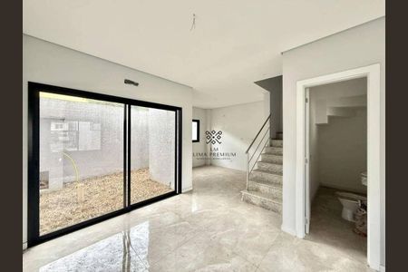 8_photo/94dcfa99e5.598c66e7e5047e83-ATLAS-d5b66afd-d8e9-4821-8fdd-4b04a0dc31fc.jpg de casa à venda com 3 quartos, 110m² em Uberaba, Curitiba