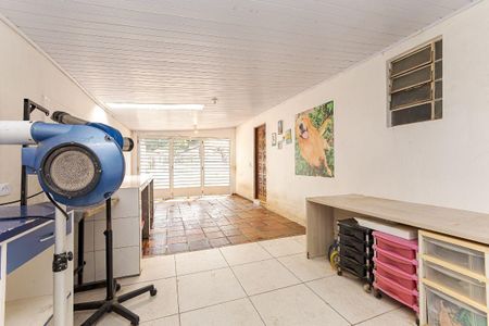 36_photo/94dcfa9a21.01e58fe0f594459a-ATLAS-c759dbc5-3c05-4fcb-9f75-3b43c193a5dd.jpg de casa à venda com 4 quartos, 147m² em Uberaba, Curitiba