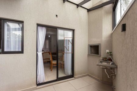11_photo/94dcfa9a31.533c7d4afc39f150-ATLAS-08f139a2-67a3-4190-88eb-d1d6bc3d069c.jpg de casa à venda com 3 quartos, 141m² em Uberaba, Curitiba
