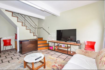 4_photo/94dcfa9ac1.df2406aa61ba3211-ATLAS-d1835f93-b4e0-4193-9da9-00cd83170dac.jpg de casa à venda com 3 quartos, 200m² em Uberaba, Curitiba