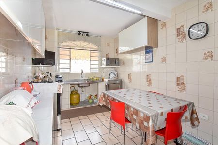 6_photo/94dcfa9ac1.df2406aa61ba3211-ATLAS-d6baf7d2-1ab0-4a52-b07d-7b1b9eea41c7.jpg de casa à venda com 3 quartos, 200m² em Uberaba, Curitiba