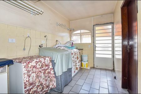 8_photo/94dcfa9ac1.df2406aa61ba3211-ATLAS-fdb26e0e-7fc5-4589-a85e-dcde17c6e922.jpg de casa à venda com 3 quartos, 200m² em Uberaba, Curitiba