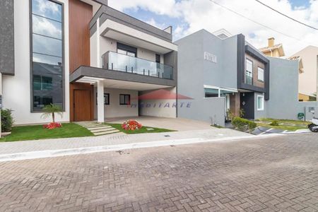 2_photo/94dcfa9b0d.3d07f6ac8c867d31-ATLAS-16bfe10a-8f30-4610-99ce-a5411e20c609.jpg de casa à venda com 4 quartos, 180m² em Uberaba, Curitiba