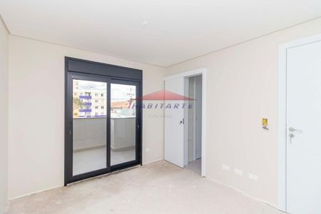 9_photo/94dcfa9b0d.3d07f6ac8c867d31-ATLAS-e199b1e6-8950-430d-a1c0-5f6582feece3.jpg de casa à venda com 4 quartos, 180m² em Uberaba, Curitiba