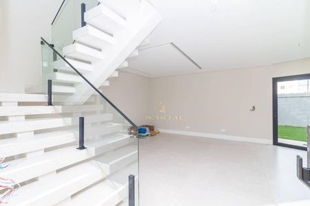 6_photo/94dcfa9b75.215c301729c84c64-ATLAS-34cbb3d1-e843-4811-b12b-7dab5c55aa8f.jpg de casa à venda com 4 quartos, 180m² em Uberaba, Curitiba