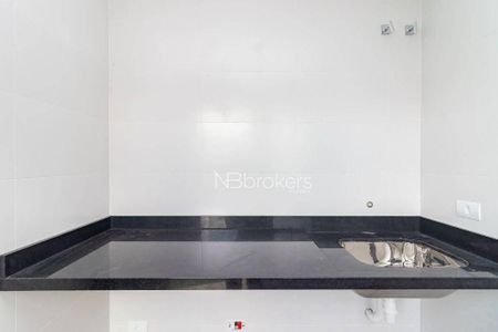 4_photo/94dcfa9b75.ab41e4e09fc2bc48-ATLAS-0f758d0e-41c8-44e9-8aa9-b58d5e6a7d4a.jpg de casa à venda com 4 quartos, 180m² em Uberaba, Curitiba