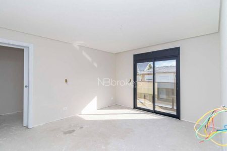 23_photo/94dcfa9b75.ab41e4e09fc2bc48-ATLAS-1bf887a9-fd6e-46d7-a860-d33872509fb3.jpg de casa à venda com 4 quartos, 180m² em Uberaba, Curitiba