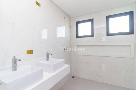 30_photo/94dcfa9b75.ab41e4e09fc2bc48-ATLAS-2990c8b3-69da-40d1-ae84-ca08a3bf6c79.jpg de casa à venda com 4 quartos, 180m² em Uberaba, Curitiba