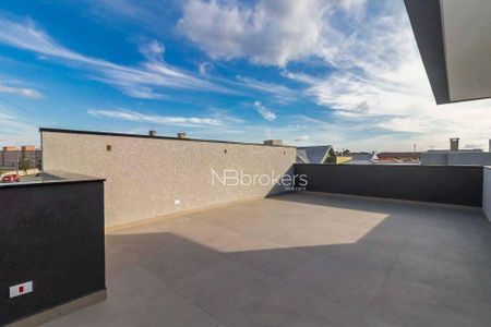 38_photo/94dcfa9b75.ab41e4e09fc2bc48-ATLAS-4502f43f-0738-411d-9a56-13e4ffc7419b.jpg de casa à venda com 4 quartos, 180m² em Uberaba, Curitiba