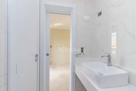 11_photo/94dcfa9b75.ab41e4e09fc2bc48-ATLAS-56dab5af-04b9-4b02-ad4c-38767b71f926.jpg de casa à venda com 4 quartos, 180m² em Uberaba, Curitiba