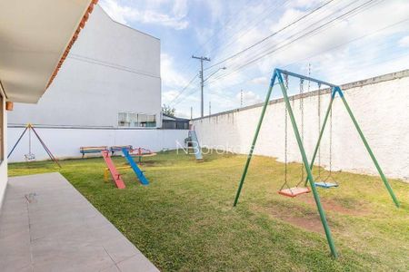 49_photo/94dcfa9b75.ab41e4e09fc2bc48-ATLAS-64403ea9-34c8-44fa-8f82-3eb4675b1127.jpg de casa à venda com 4 quartos, 180m² em Uberaba, Curitiba