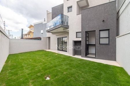 3_photo/94dcfa9b75.ab41e4e09fc2bc48-ATLAS-64d26b81-e5de-42ad-8069-7c237c462dfd.jpg de casa à venda com 4 quartos, 180m² em Uberaba, Curitiba