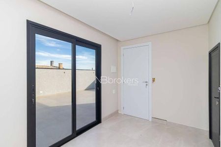 35_photo/94dcfa9b75.ab41e4e09fc2bc48-ATLAS-7dfc9315-d556-4a50-9181-d2cec02b3275.jpg de casa à venda com 4 quartos, 180m² em Uberaba, Curitiba