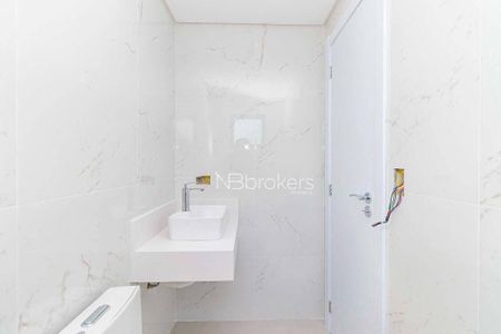 37_photo/94dcfa9b75.ab41e4e09fc2bc48-ATLAS-eb24edd3-33e2-4c8c-837c-71db2c9af115.jpg de casa à venda com 4 quartos, 180m² em Uberaba, Curitiba