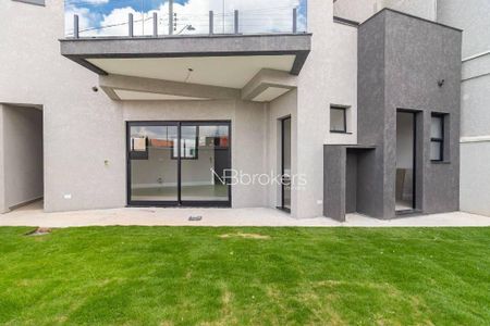 2_photo/94dcfa9b75.ab41e4e09fc2bc48-ATLAS-eeb62fab-eac2-4bdd-8756-1a9201cde43d.jpg de casa à venda com 4 quartos, 180m² em Uberaba, Curitiba