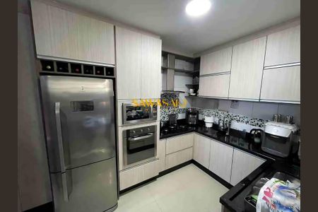 7_photo/94dcfa9d8d.c3f00cfadba54684-ATLAS-142acdfb-92e3-4554-a652-d1c0225534d2.jpg de casa à venda com 4 quartos, 221m² em Uberaba, Curitiba