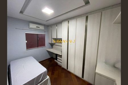 6_photo/94dcfa9d8d.c3f00cfadba54684-ATLAS-746999e4-3882-47f9-a53b-e29ae14c9303.jpg de casa à venda com 4 quartos, 221m² em Uberaba, Curitiba