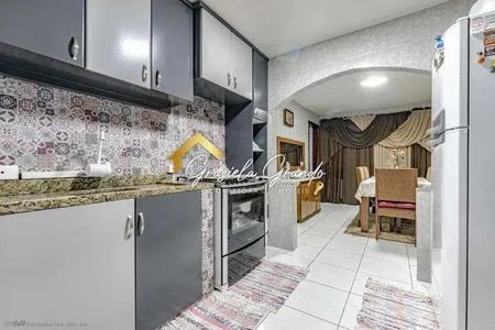 19_photo/94dcfa9e77.80b8539caa4e34c3-ATLAS-52561d03-5125-422a-b618-7d506c04323e.jpg de casa à venda com 4 quartos, 194m² em Uberaba, Curitiba