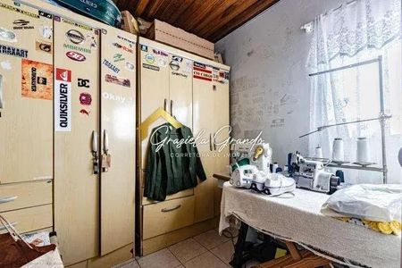 28_photo/94dcfa9e77.80b8539caa4e34c3-ATLAS-aa5f5f78-4439-4624-9a50-409706403c2d.jpg de casa à venda com 4 quartos, 194m² em Uberaba, Curitiba