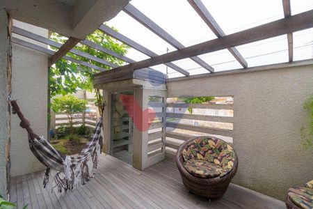 15_photo/94dcfaa069.c54d8ccd00eda198-ATLAS-fa6b971a-a7ef-4a07-b301-da37f203748e.jpg de casa à venda com 5 quartos, 265m² em Uberaba, Curitiba