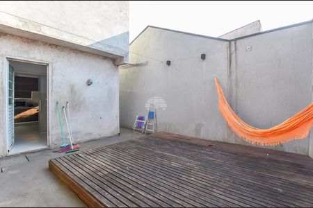 11_photo/94dcfaa1a5.dc8bbd111761e841-ATLAS-56fc9a28-4b25-4055-991a-fb4b646fa41b.jpg de casa à venda com 2 quartos, 80m² em Uberaba, Curitiba