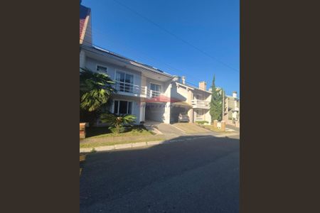 2_photo/94dcfaa215.3be64ff4f61ae86c-ATLAS-52ffa9d4-3407-42e5-8279-ac68e3f5d680.jpg de casa à venda com 4 quartos, 245m² em Uberaba, Curitiba