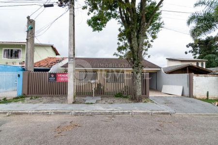 3_photo/94dcfaa21f.8085e121eea213b8-ATLAS-1eb01150-878b-418f-837d-e5e6cb242106.jpg de casa à venda com 3 quartos, 100m² em Uberaba, Curitiba