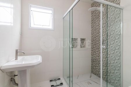 21_photo/94dcfaa21f.8085e121eea213b8-ATLAS-c217a090-28cb-44a7-af39-d24909eff60e.jpg de casa à venda com 3 quartos, 100m² em Uberaba, Curitiba